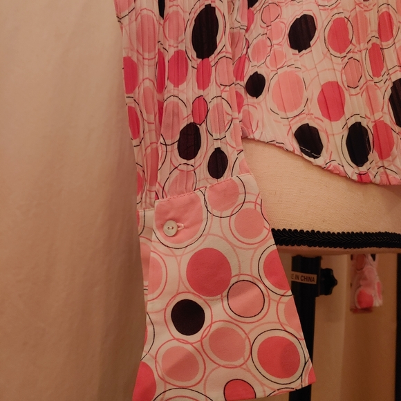 Blouse Fun - Picture 5 of 7